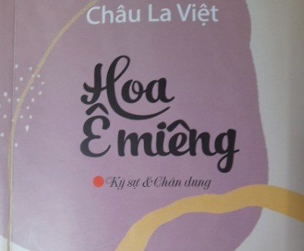 Hoa E mieng no giua Truong Son hinh anh