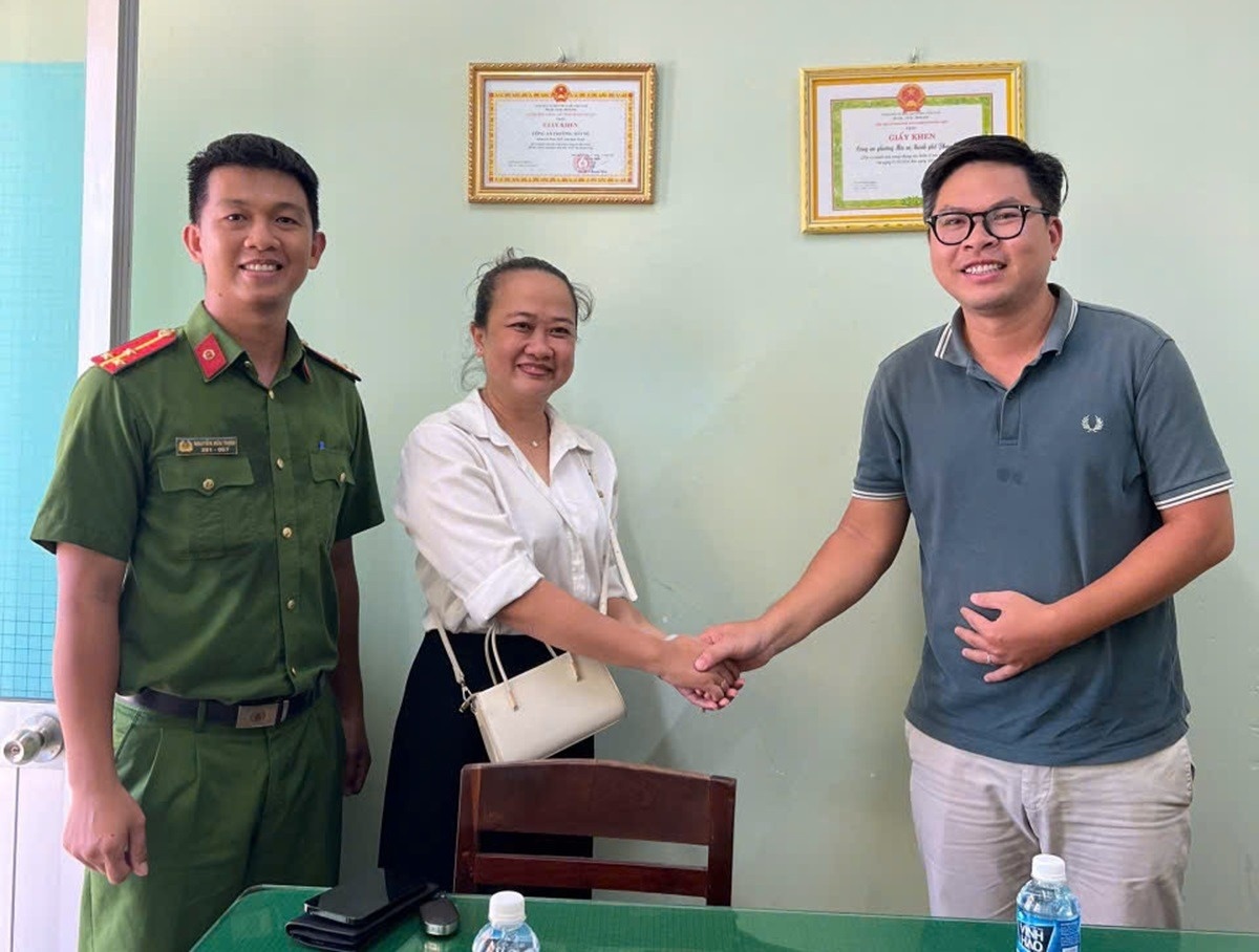 Nu chu nha hang ngo ngang nhan duoc 1 ty dong chuyen khoan tu nguoi la hinh anh