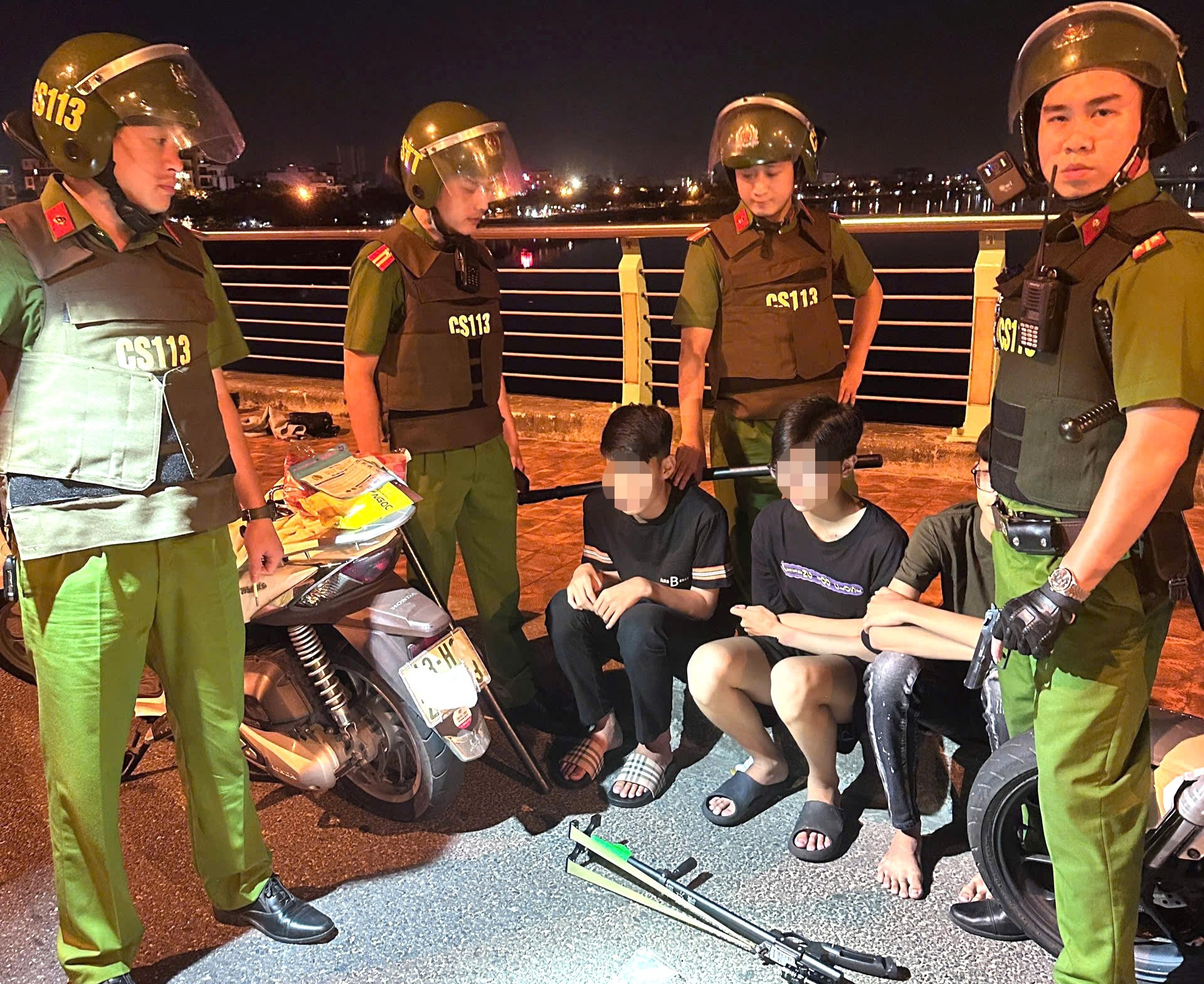 Sung tu che,  Phong xe bat mang anh 1