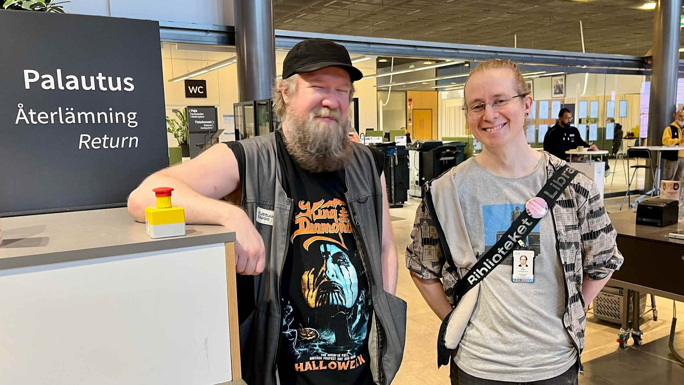 Thu thu tim thay 2.000 euro trong cuon sach tra lai hinh anh