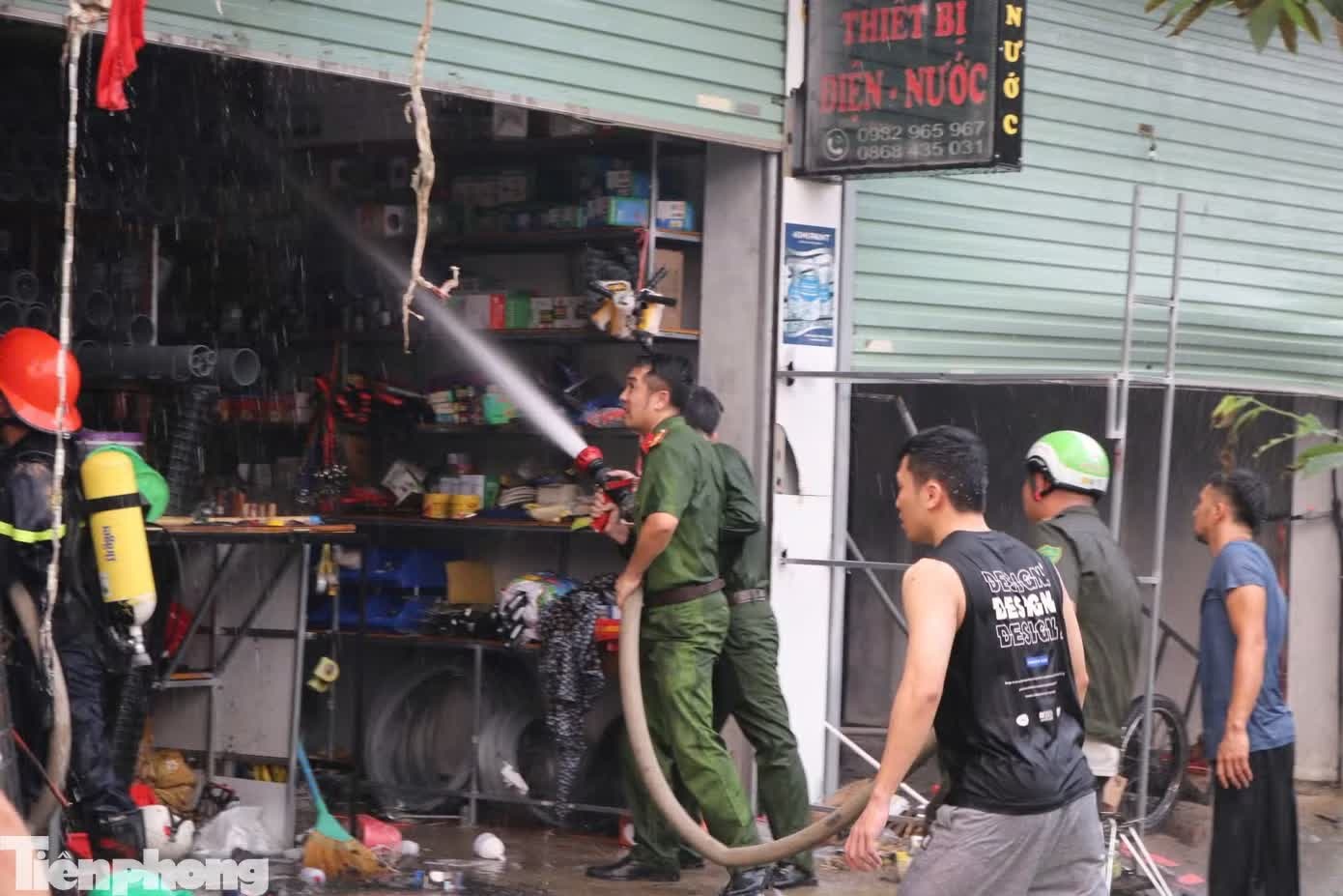 nha hang Cua Song,  Chu Cua Song,  Nhan vien Cua Song,  Ke toan Cua Song,  Cua hang Cua Song,  doi tuong chem nguoi,  phong hoa nha hang anh 3