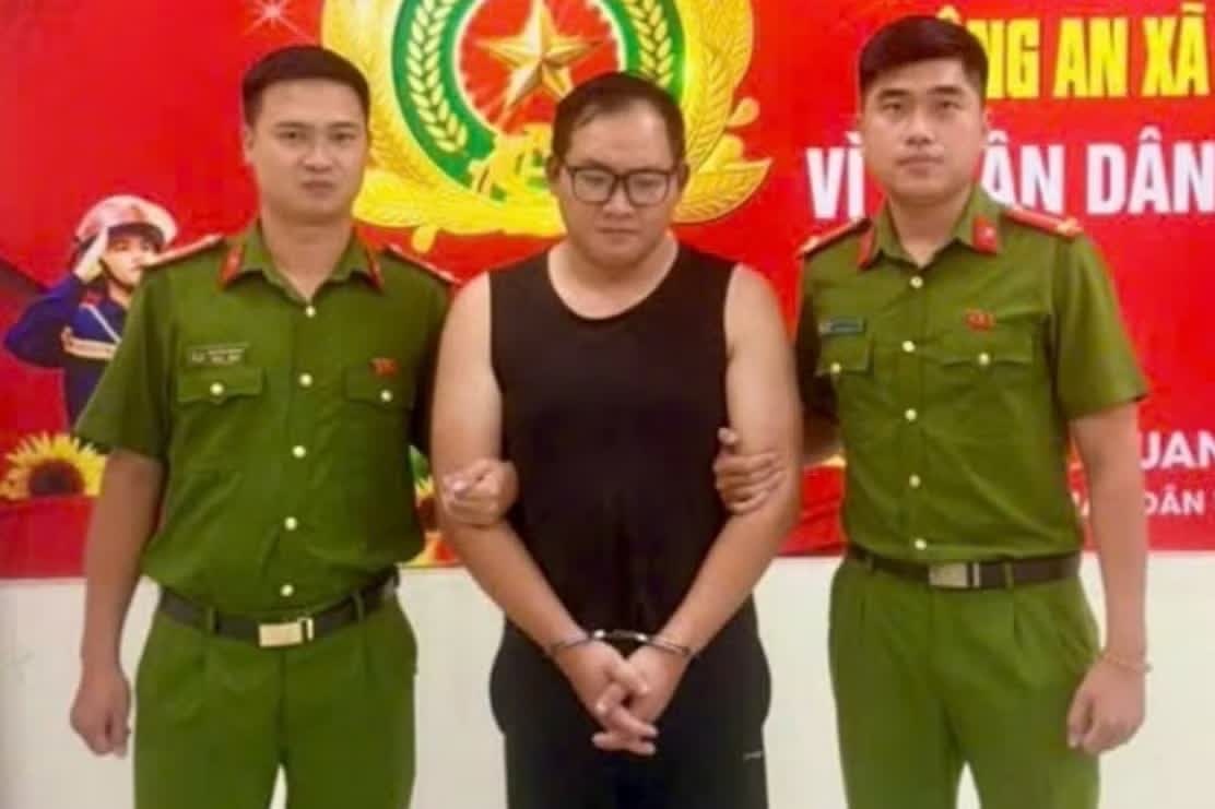 Doi tuong dung dao,  Cuop tiem vang anh 1