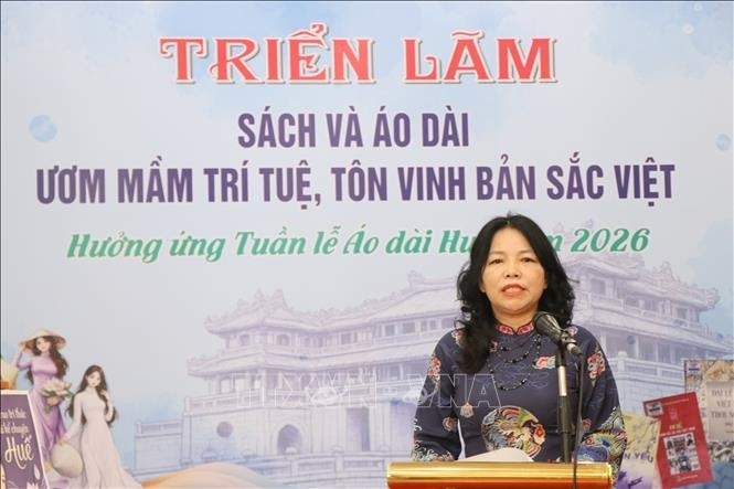 ao dai Hue anh 1
