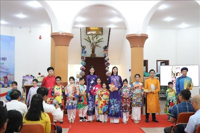 ao dai Hue anh 2