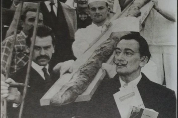 Salvador Dalí: Thiên tài hội họa và cái tôi không giới hạn