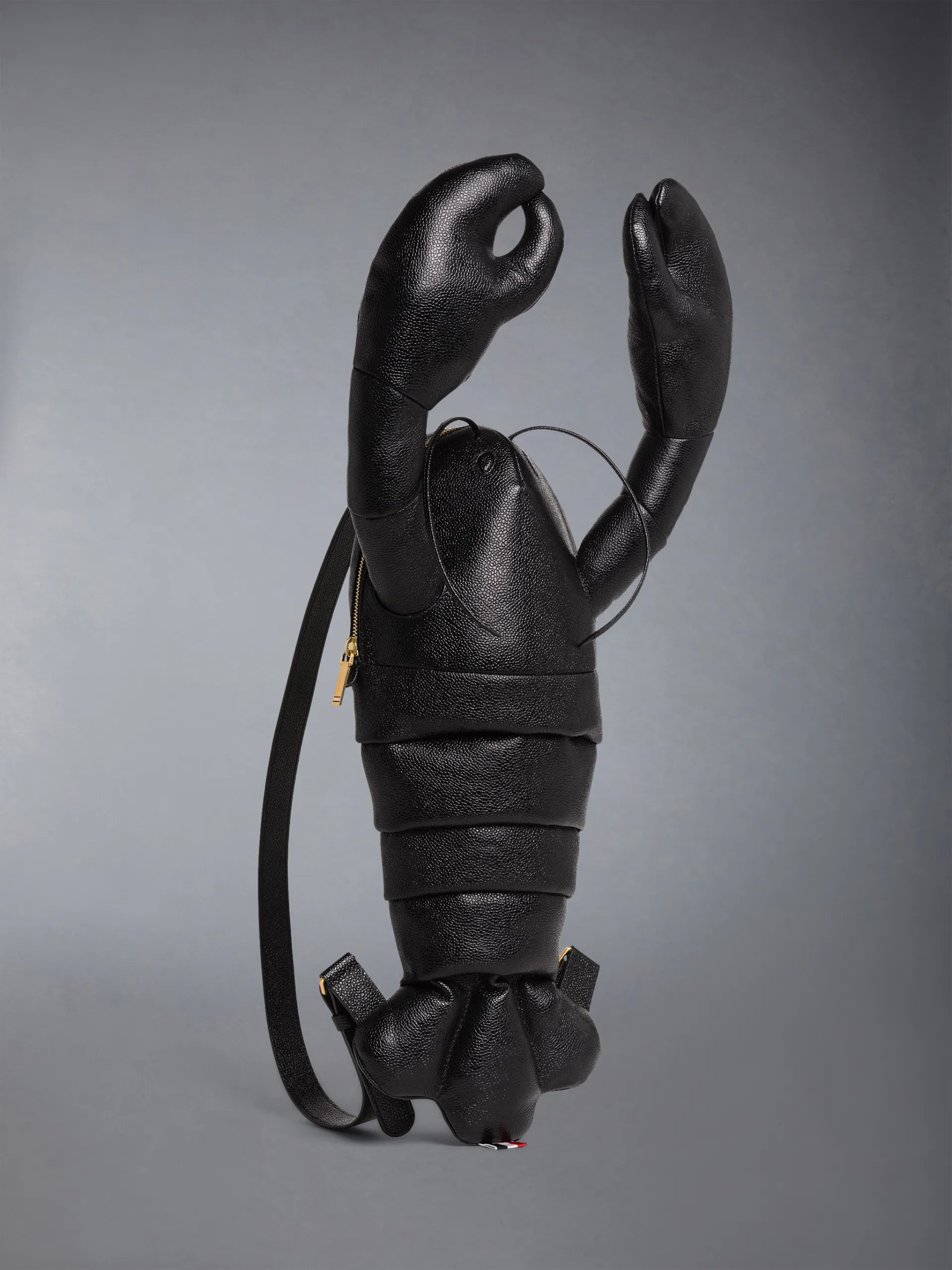 Louis Vuitton, túi xách tôm hùm, Schiaparelli, Dior, Thom Browne, Philip Treacy, hàng xa xỉ, tuần lễ Thời trang Paris, Paris Thu Đông 2025 ảnh 15 Louis Vuitton, tui xach tom hum, Schiaparelli, Dior, Thom Browne, Philip Treacy, hang xa xi, tuan le Thoi trang Paris, Paris Thu Dong 2025 anh 15