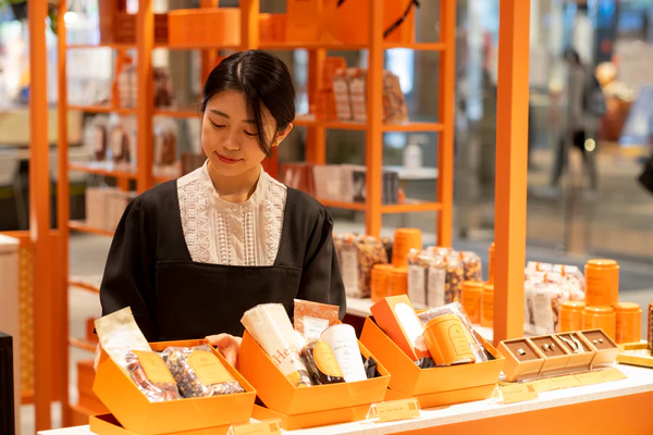 Het thoi phu nu Nhat Ban tang chocolate dip Valentine hinh anh