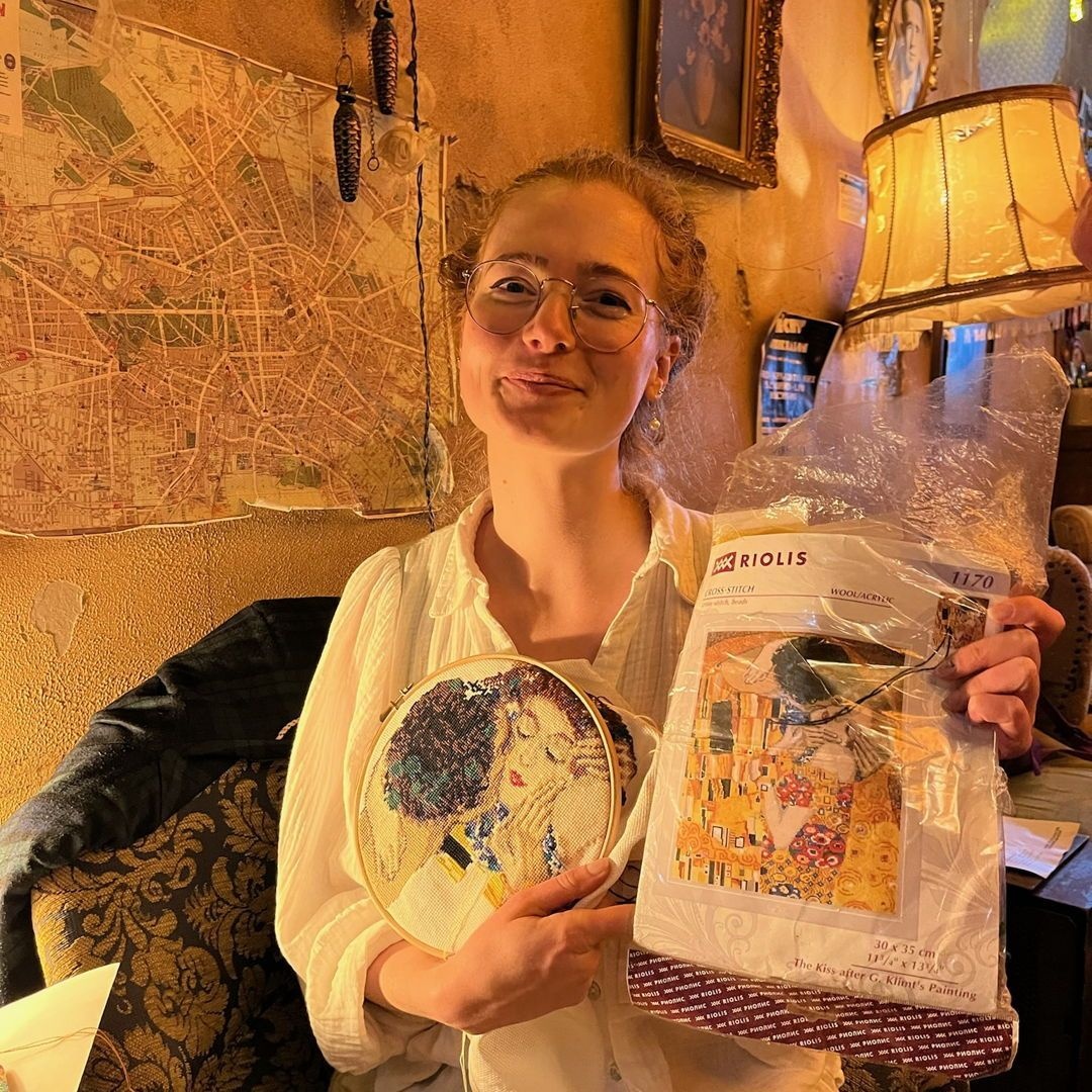 Nguoi tre,  cai dien thoai,  nghien cong nghe,  nghien dien thoai,  cau lac bo,  London,  Anh,  digital detox,  su kien dien thoai,  Offline Club,  Gen Z dien thoai anh 5