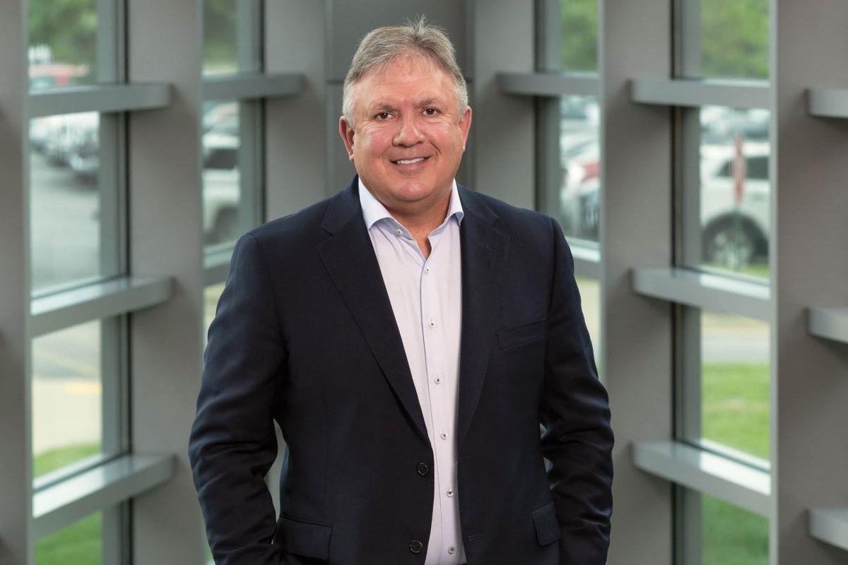 CEO,  luong CEO,  Apple,  Disney,  Tim Cook,  Robert Iger,  thuong cua CEO tang,  tai chinh cong ty,  loi nhuan cong ty,  luong CEO bao nhieu,  Tyson Foods,  Donnie King,  doanh thu tri tre,  luong gap 3 anh 1