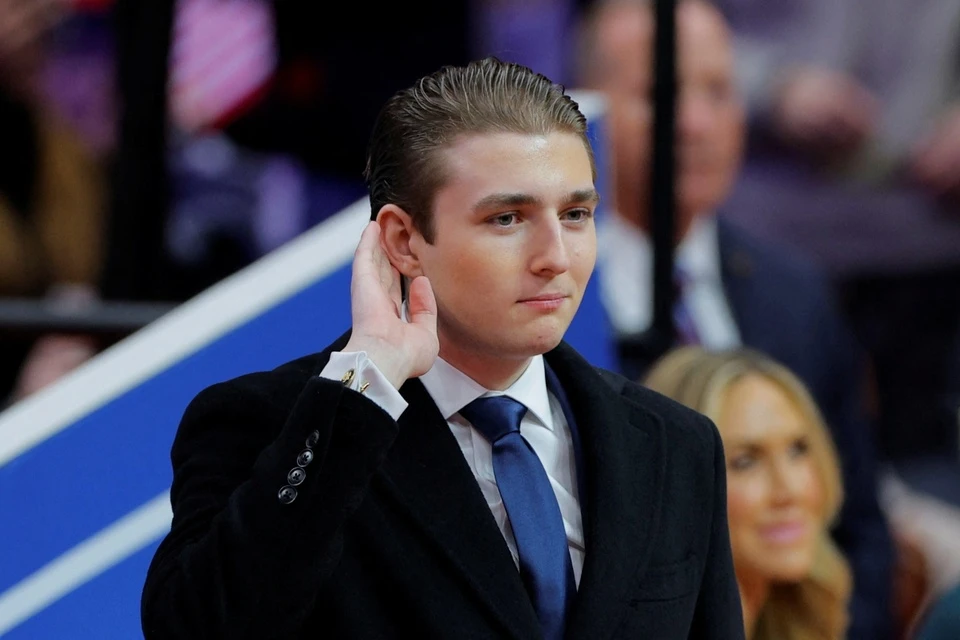 Barron Trump,  con trai Donald Trump,  Barron Trump 19 tuoi,  Barron Trump chieu cao, Barron Trump hoc truong nao, Barron Trump doi tu, Barron Trump tinh cach,  Barron Trump Melania Trump,  Barron Trump Donald Trump, Barron Trump bau cu 2024,  Barron Trump gia dinh,  Barron Trump New York,  Barron Trump su nghiep, Barron Trump mang xa hoi, anh 9