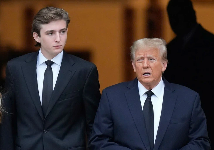 Barron Trump,  con trai Donald Trump,  Barron Trump 19 tuoi,  Barron Trump chieu cao, Barron Trump hoc truong nao, Barron Trump doi tu, Barron Trump tinh cach,  Barron Trump Melania Trump,  Barron Trump Donald Trump, Barron Trump bau cu 2024,  Barron Trump gia dinh,  Barron Trump New York,  Barron Trump su nghiep, Barron Trump mang xa hoi, anh 6