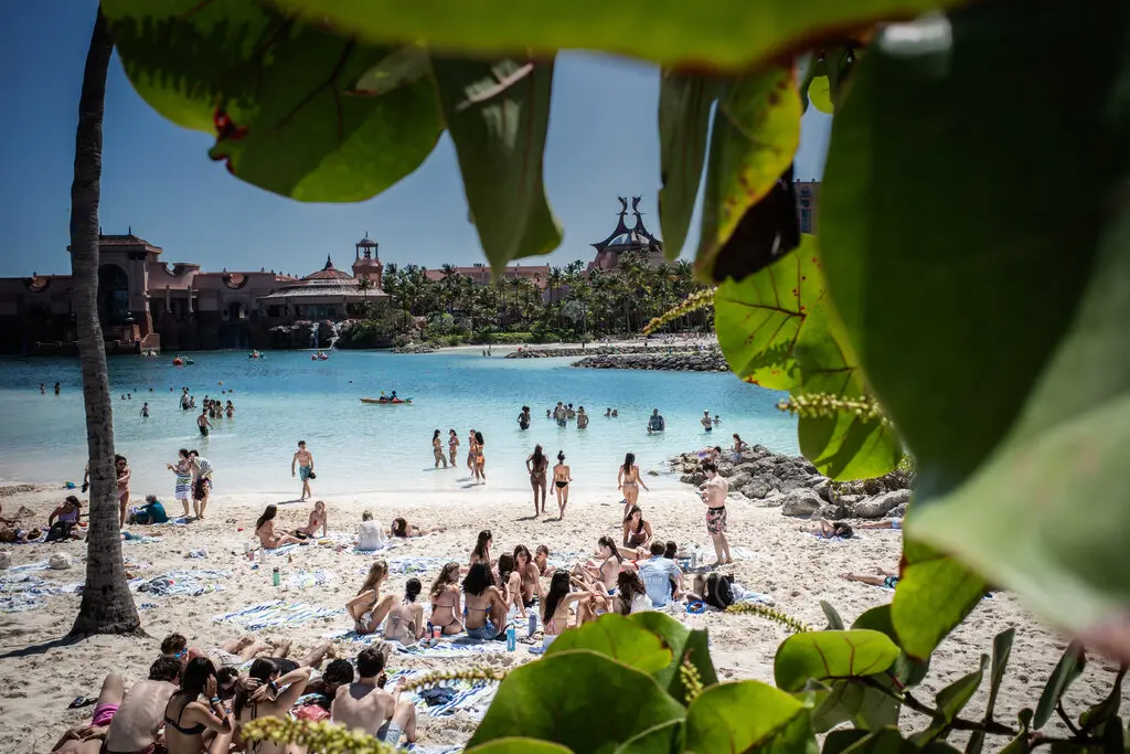 rich kid,  con nhà giàu,  học sinh trung học,  kỳ nghỉ xuân,  đảo thiên đường,  Paradise Island,  Atlantis Bahamas,  nghỉ dưỡng,  trường tư thục,  tiệc con nhà giàu,  giới thượng lưu,   ảnh 1 rich kid,  con nha giau,  hoc sinh trung hoc,  ky nghi xuan,  dao thien duong,  Paradise Island,  Atlantis Bahamas,  nghi duong,  truong tu thuc,  tiec con nha giau,  gioi thuong luu, anh 1