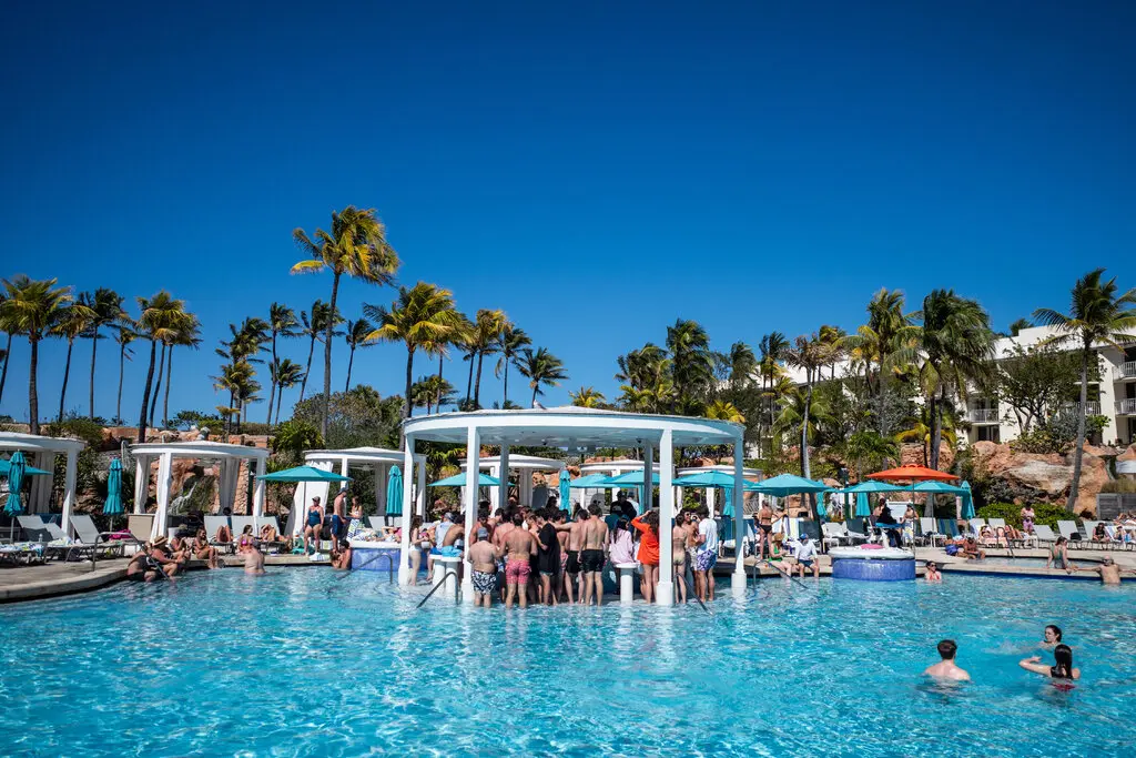 rich kid,  con nhà giàu,  học sinh trung học,  kỳ nghỉ xuân,  đảo thiên đường,  Paradise Island,  Atlantis Bahamas,  nghỉ dưỡng,  trường tư thục,  tiệc con nhà giàu,  giới thượng lưu,   ảnh 8 rich kid,  con nha giau,  hoc sinh trung hoc,  ky nghi xuan,  dao thien duong,  Paradise Island,  Atlantis Bahamas,  nghi duong,  truong tu thuc,  tiec con nha giau,  gioi thuong luu, anh 8