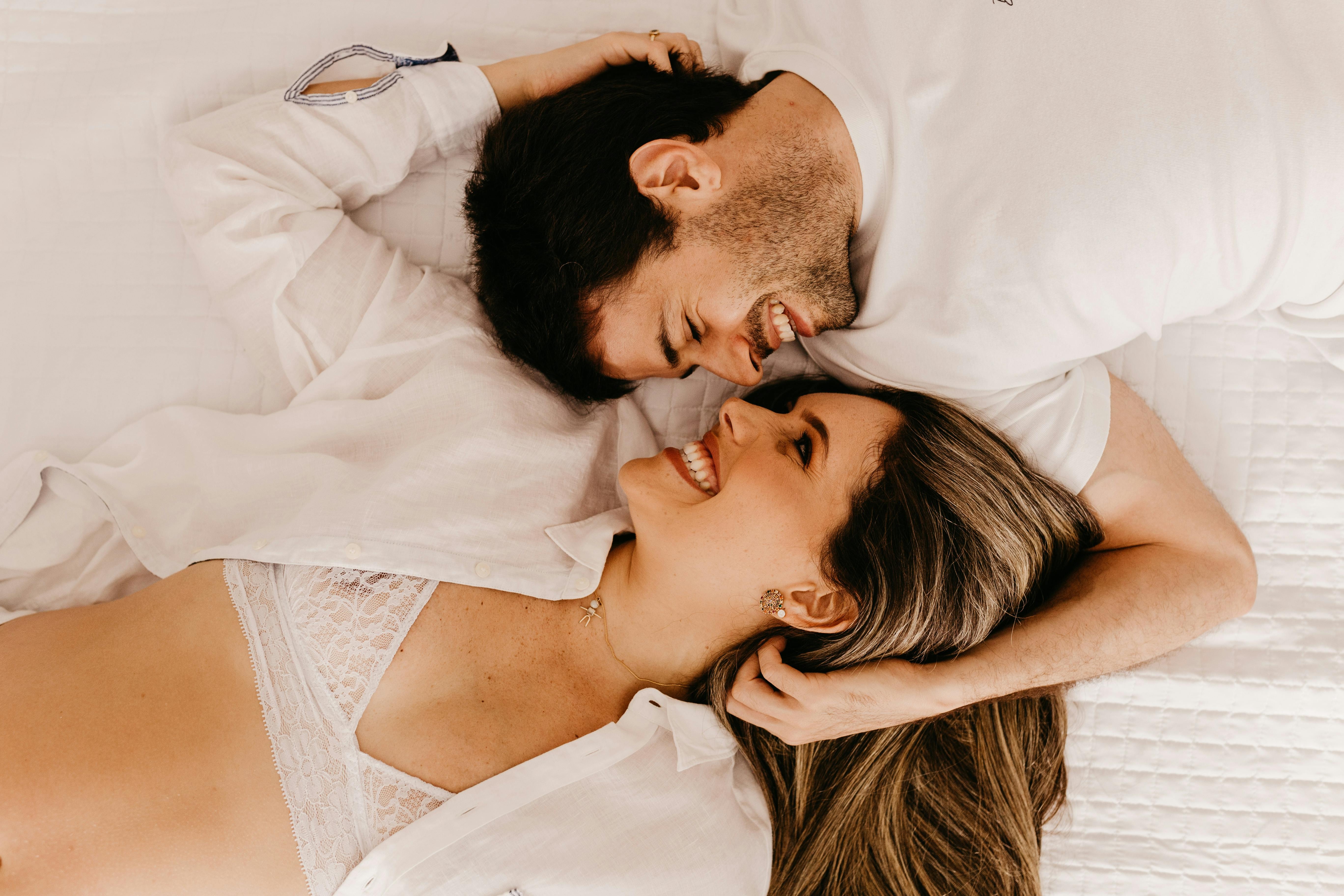 tu the tinh duc,  tim kiem 2025,  tinh duc nguoi My,  Gen Z,  Gen X,  Baby Boomers,  Millennials,  quan he tinh duc,  bear hug,  filthy Sanchez,  anvil,  bridge,  full Nelson,  nhat 2025 anh 2