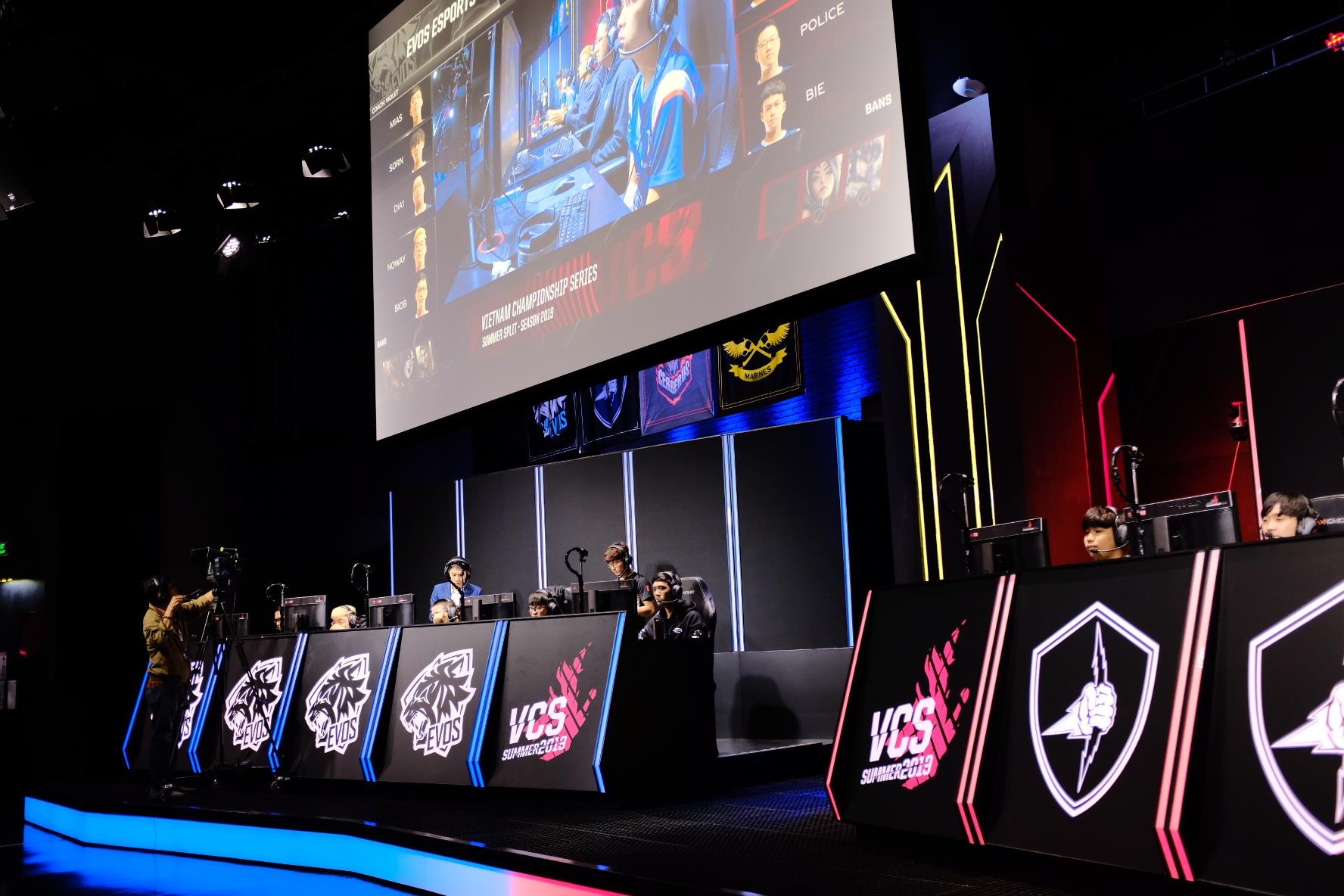 stark choi game chuyen nghiep khong con vui anh 2