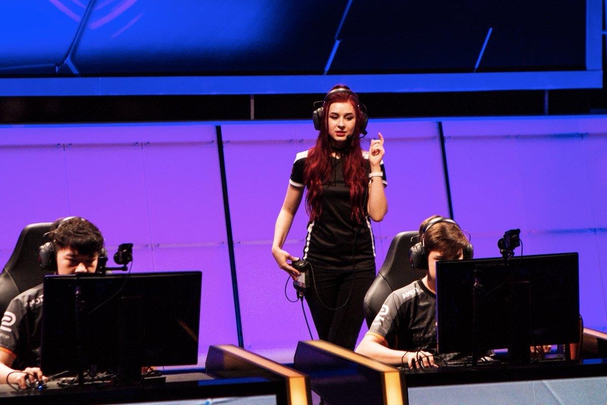 Cac trong tai LMHT lam gi trong tran dau? hinh anh