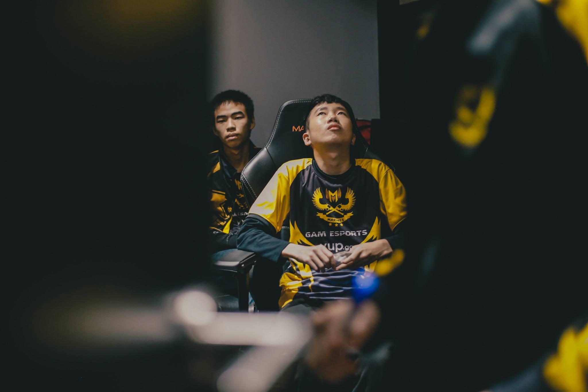 GAM danh te, nguoi ham mo LMHT vao den tan fanpage de 'ca khia' hinh anh