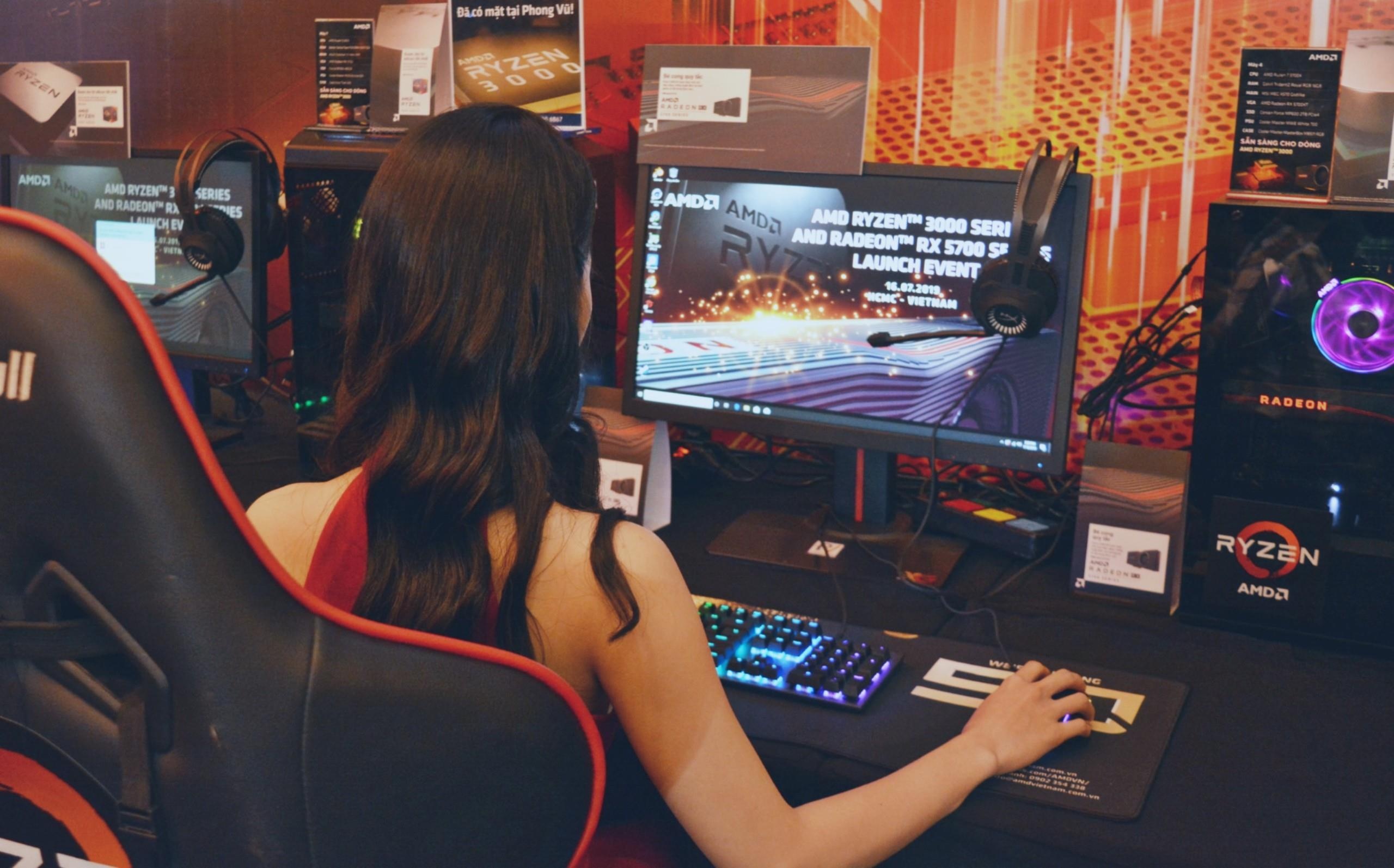 MSI ra mat dong bo mach chu X570 dung chip Ryzen, chuyen gaming hinh anh