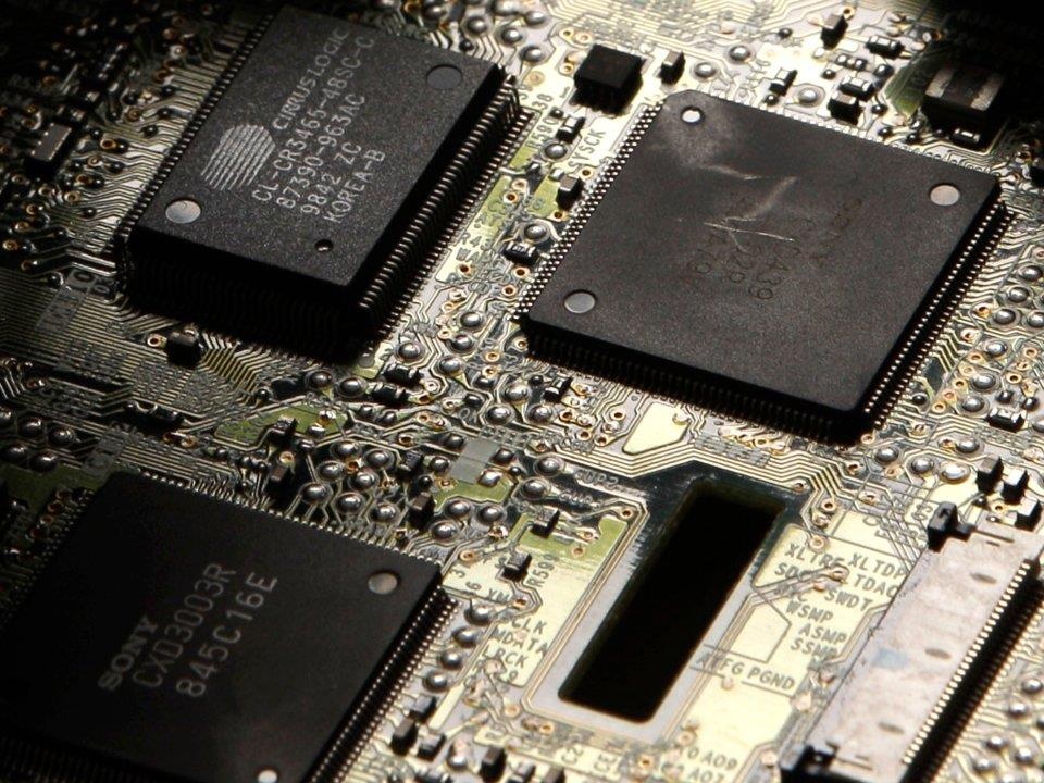 hoc sinh hack may nha truong bang usb anh 2