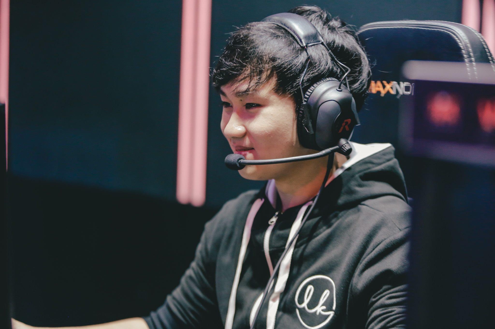 Lowkey eSports danh bai dai dien den tu Hong Kong hinh anh