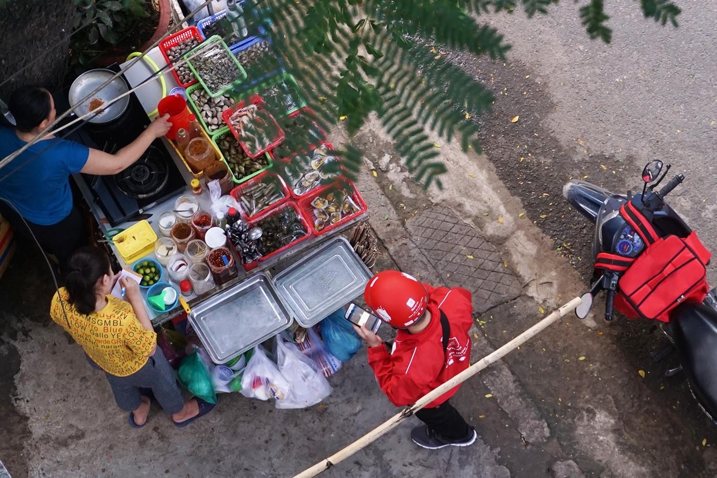 Ao chong nang,  giao do an tan noi bung no ngay nang nong anh 2