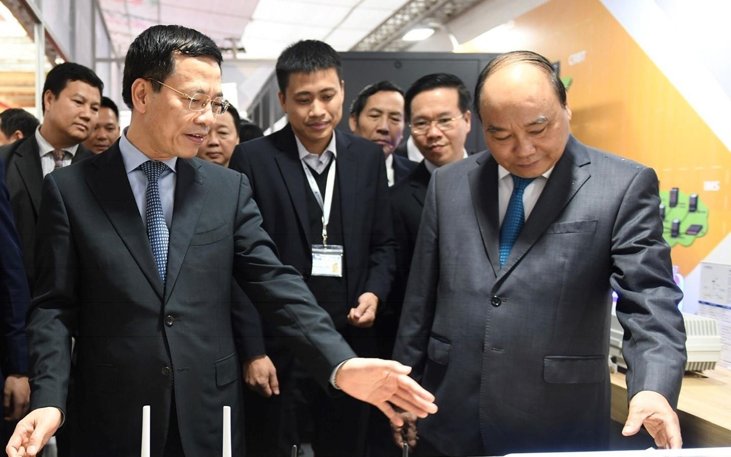 Dien dan quoc gia phat trien doanh nghiep cong nghe Viet hinh anh