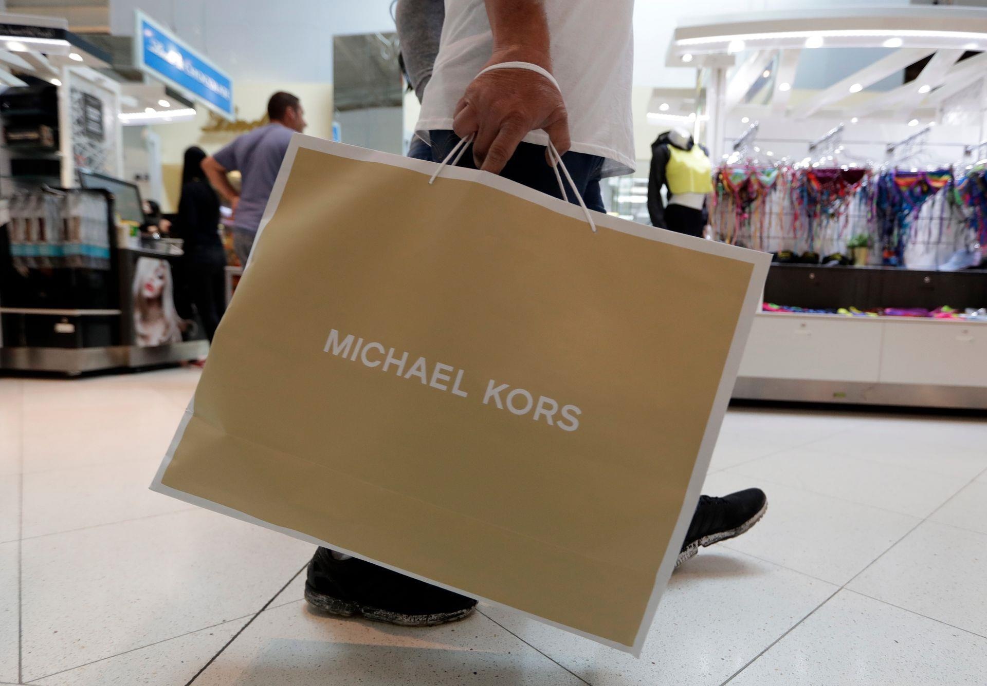 Nguoi My chi 18.000 USD moi nam cho nhung dieu khong can thiet anh 5