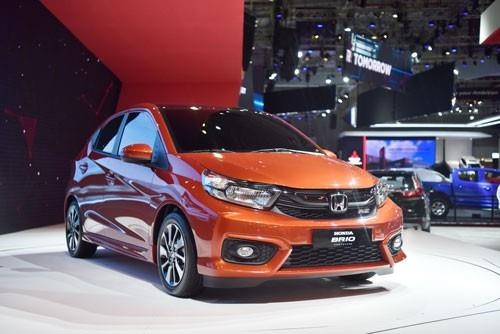 ‘Xe co’ canh tranh khoc liet hinh anh