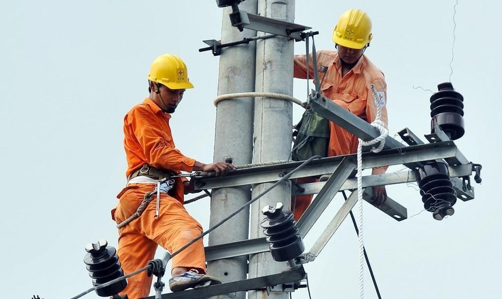 EVN lo ngại lưới điện quá tải cục bộ vì nắng nóng ảnh 1 EVN lo ngai luoi dien qua tai cuc bo vi nang nong anh 1