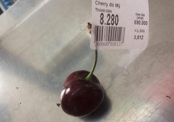 mua 1 qua vai trong sieu thi anh 1