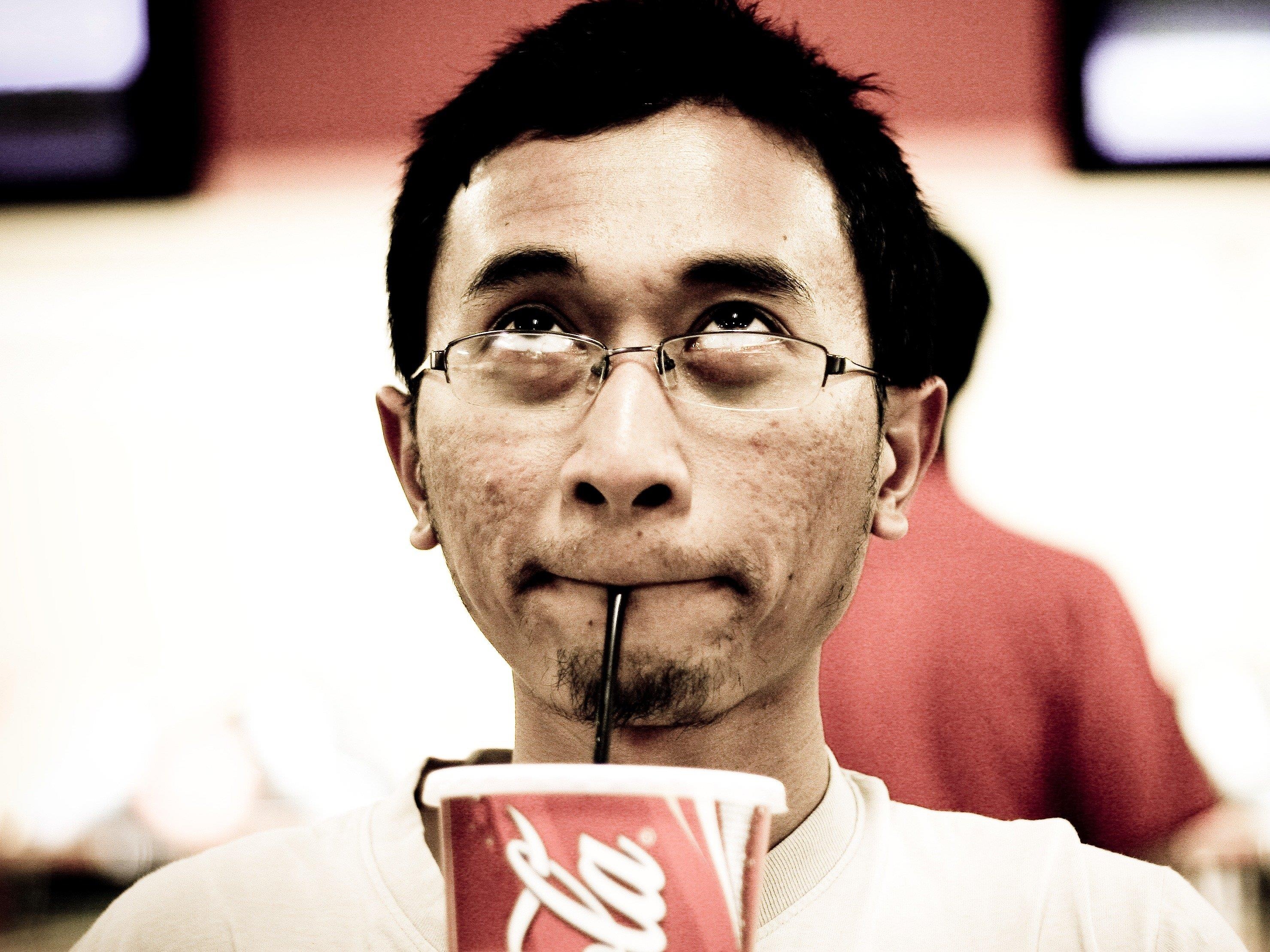 Nuoc ngot thay nuoc loc va nhung quang cao gay tranh cai cua Coca-Cola hinh anh