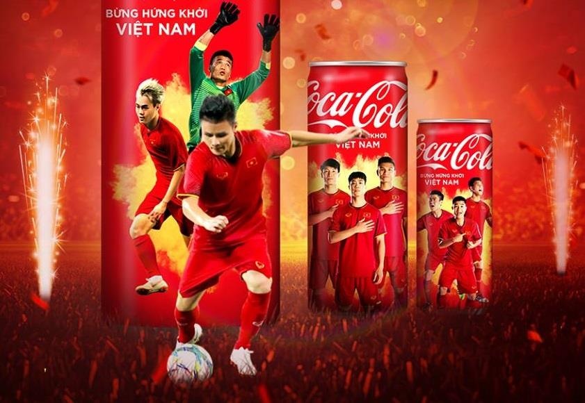 Coca-Cola sua slogan quang cao ‘Mo lon Viet Nam’ hinh anh