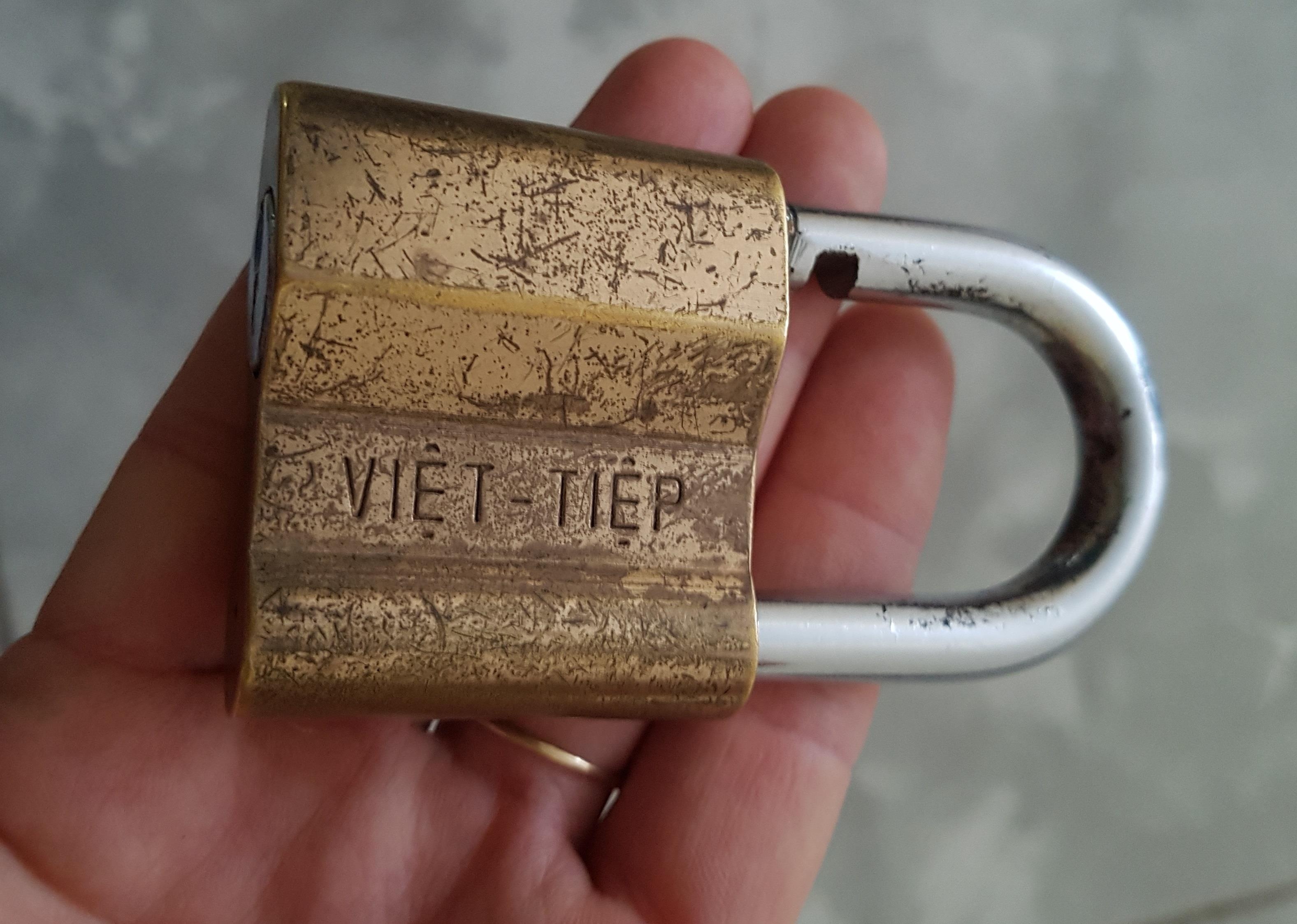 Hai quan diem mat nhieu vu nhap hang Trung Quoc ghi ‘Made in Vietnam’ hinh anh