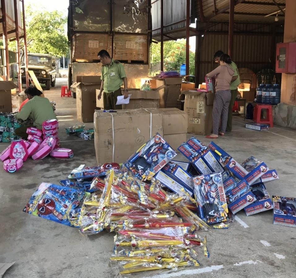 thu giu sung nhua,  kiem nhua truoc Tet Trung thu anh 1