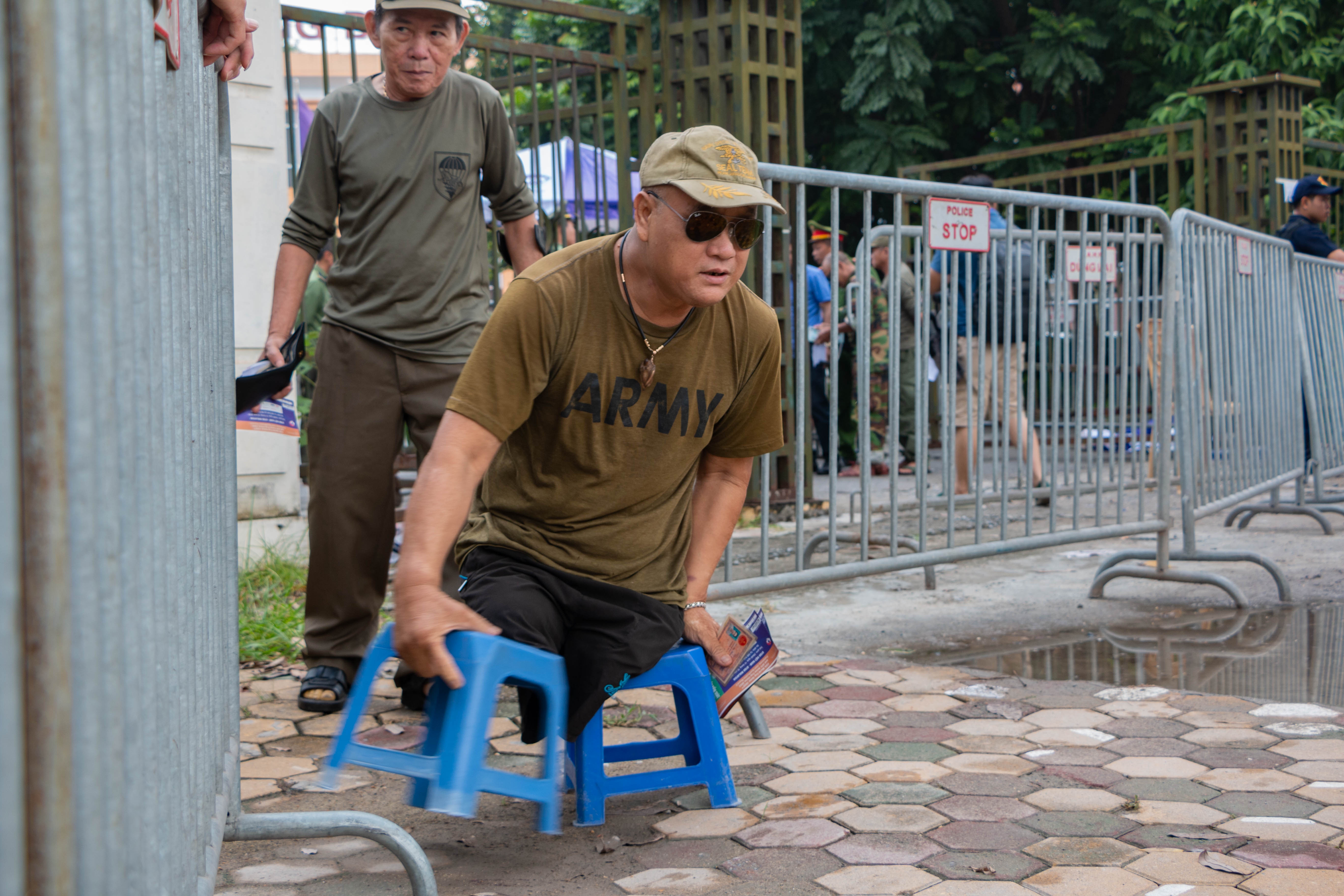 Dan phe cheo keo thuong binh ban lai ve tran Viet Nam vs Malaysia anh 6