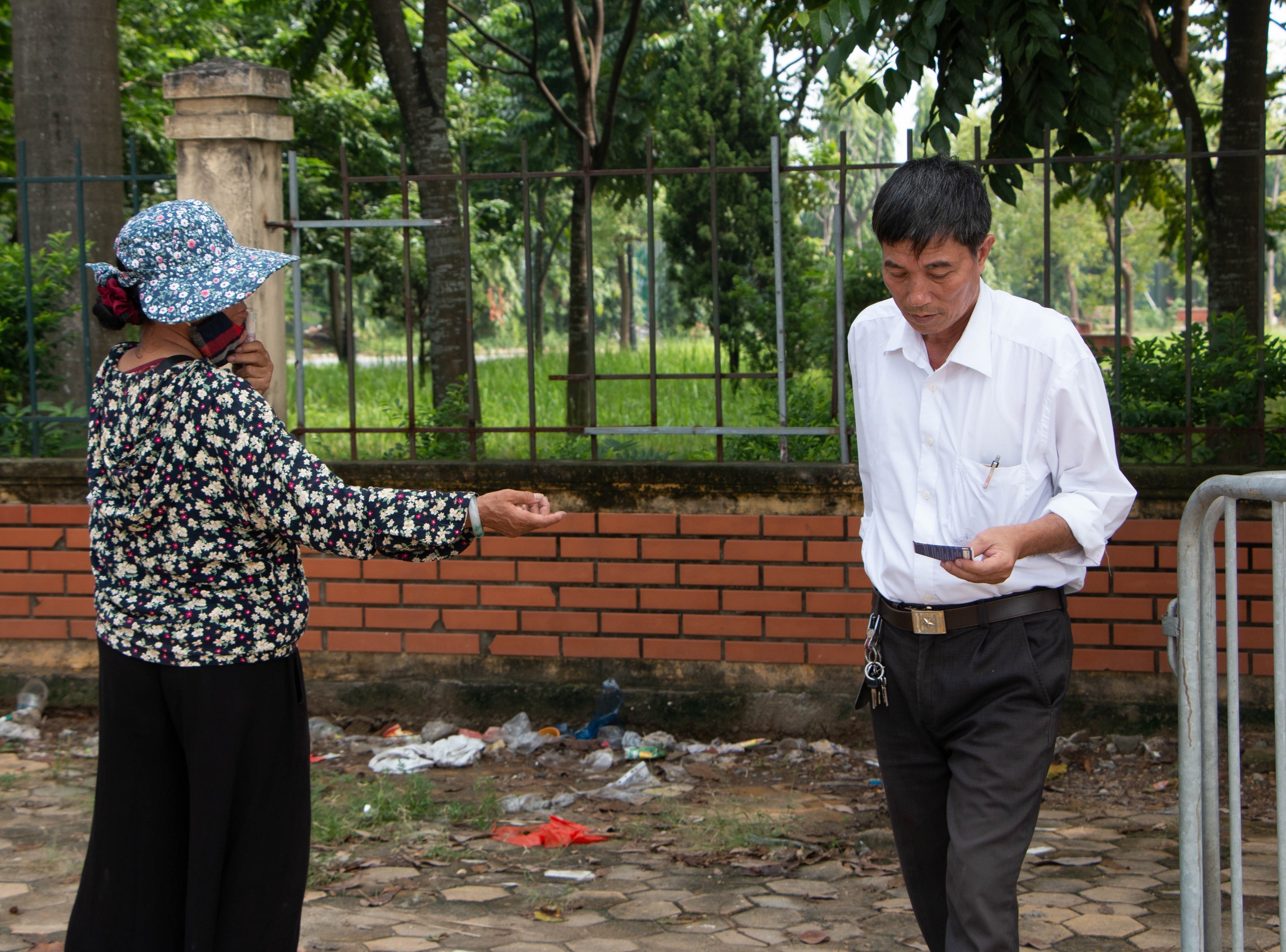 Nhiều thương binh ‘sang tay’ vé cho dân phe ngay khi vừa nhận ảnh 2 Nhieu thuong binh ‘sang tay’ ve cho dan phe ngay khi vua nhan anh 2