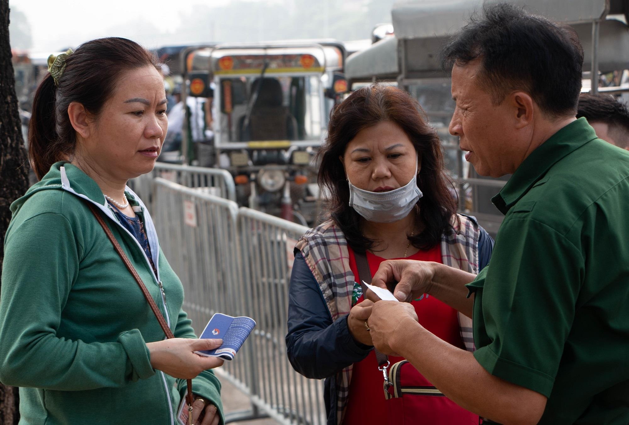 Co ve nai ni thuong binh ban lai ve tran Viet Nam - Malaysia hinh anh