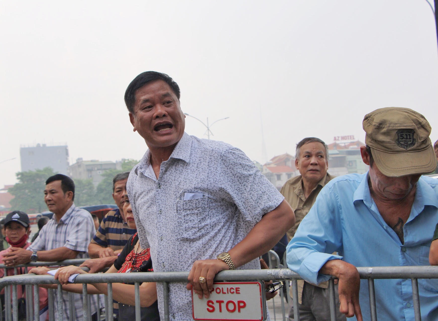 Dan phe cheo keo thuong binh ban lai ve tran Viet Nam vs Malaysia anh 4