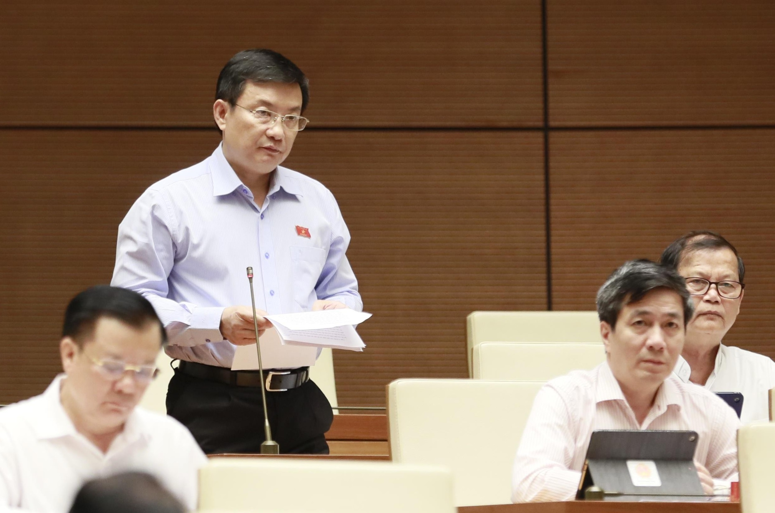 ‘Viet Nam dang tao nen mong cho nguoi khac xay nha’ anh 1