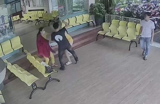 Tai xe beCar bi to danh nu khach hang trong benh vien tai TP.HCM hinh anh