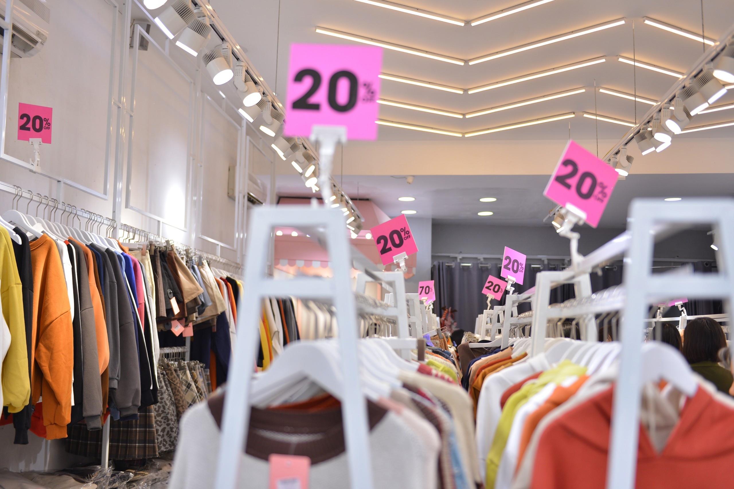 Di ‘san’ Black Friday som vi choang canh chen lan,  cuop hang anh 3