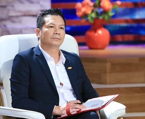 Bi to rot tien vao cong ty da cap, Shark Hung noi da thoai von hinh anh