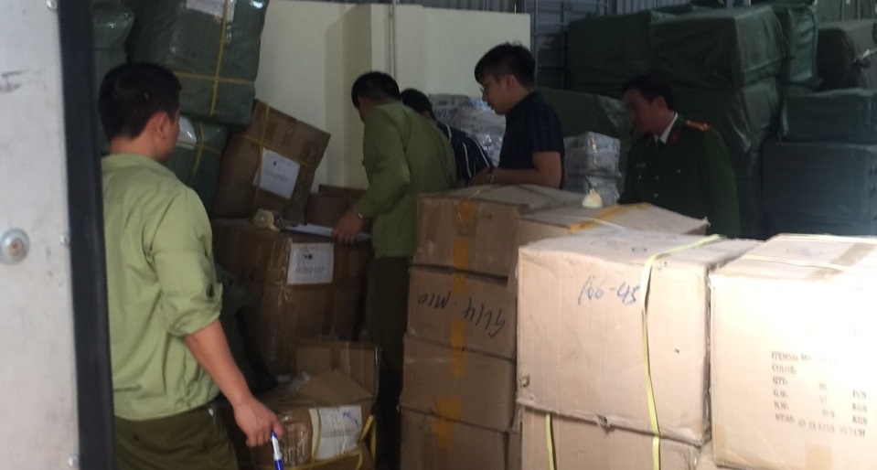 Dot kich doanh nghiep ban num ti,  bao cao su nhap lau tai Bac Ninh anh 1