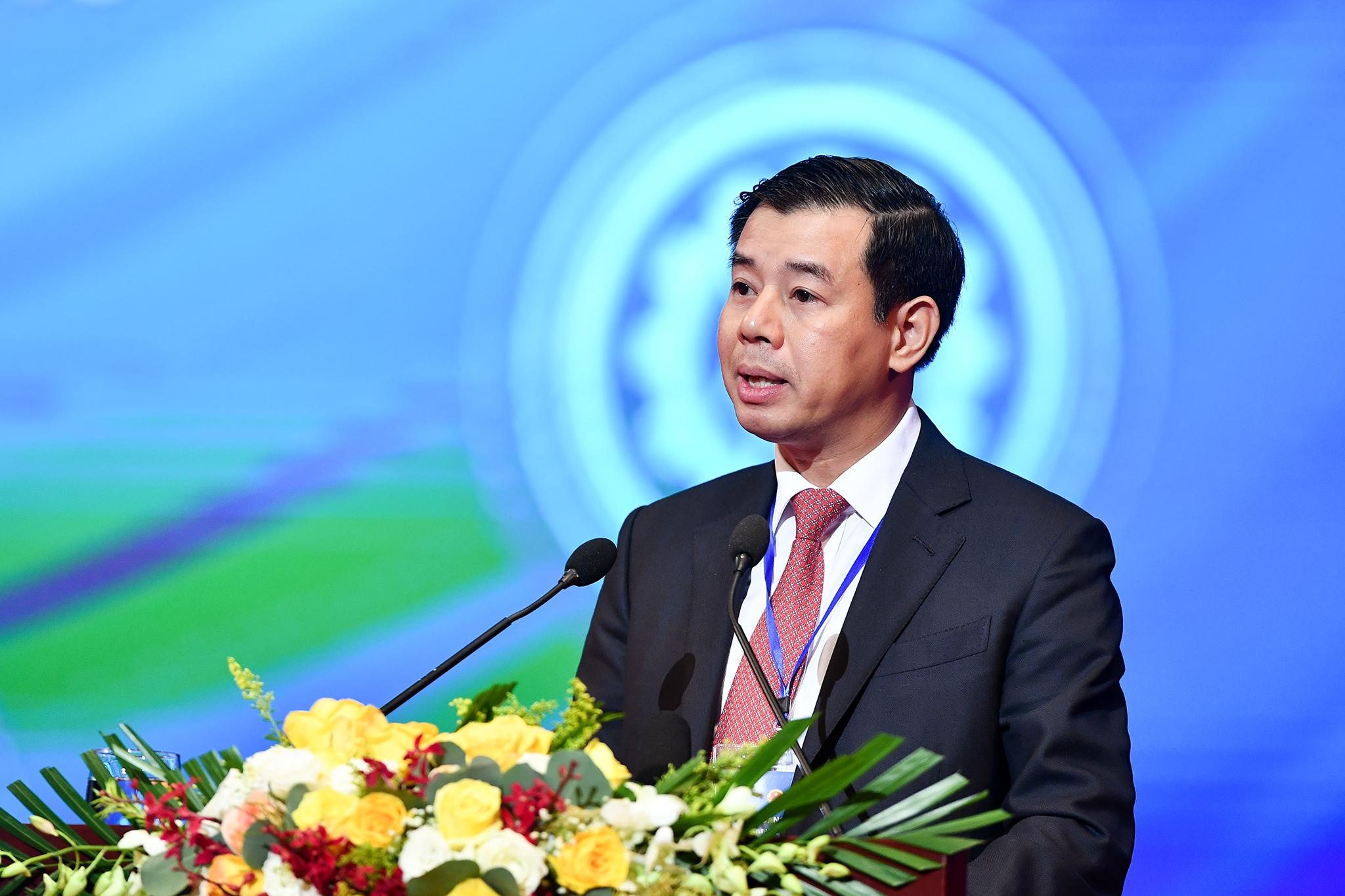 Xin Chinh phu ho tro ve thue,  phi de san xuat oto dien nhu Tesla anh 1