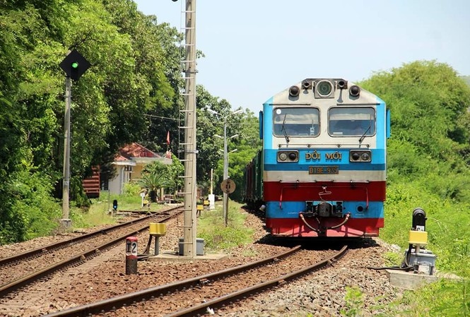 Duong sat bet bat vi hang khong gia re? anh 1