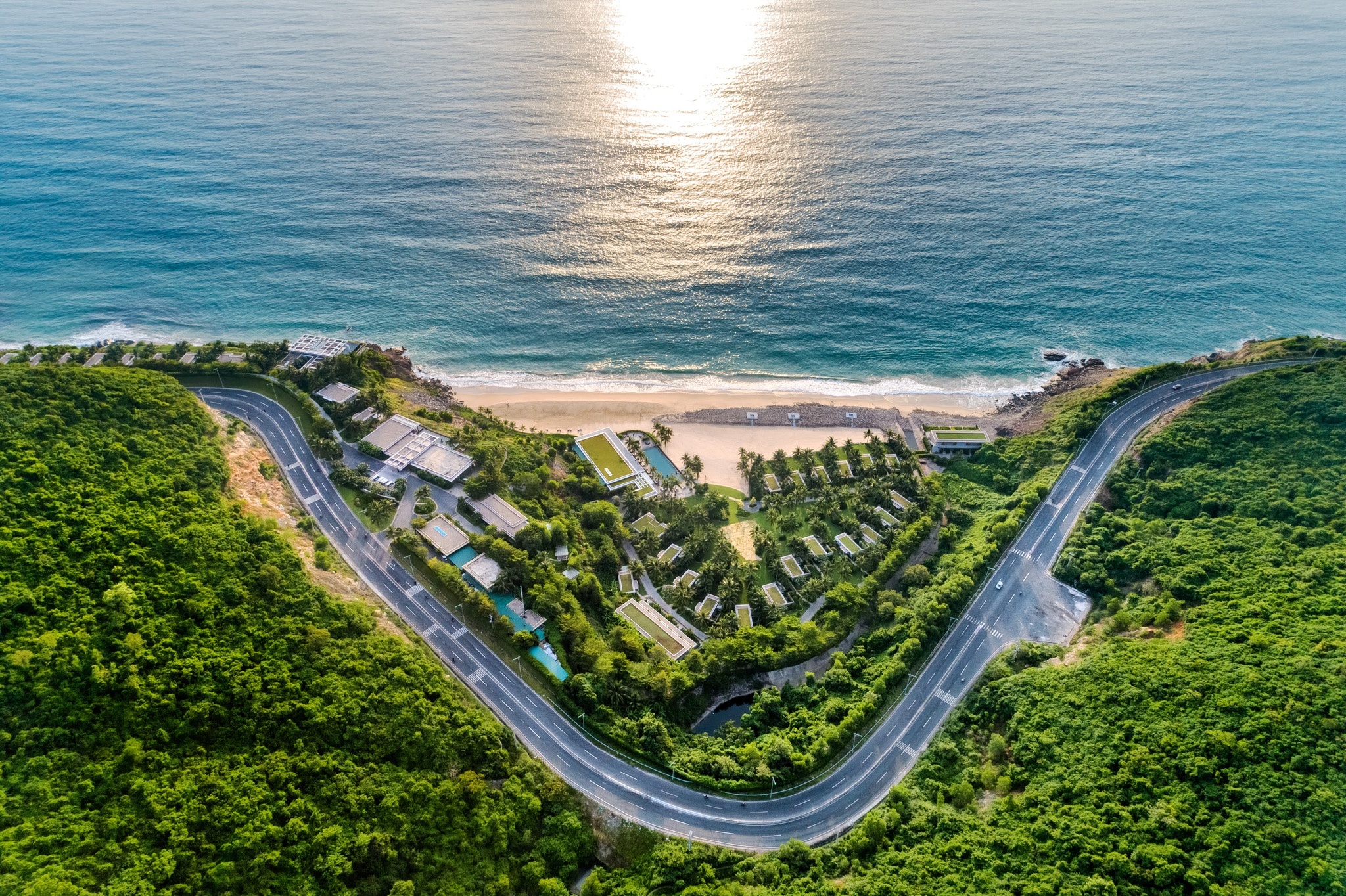 Khach huy tour,  doanh thu du lich Khanh Hoa giam manh nhat ca nuoc anh 1