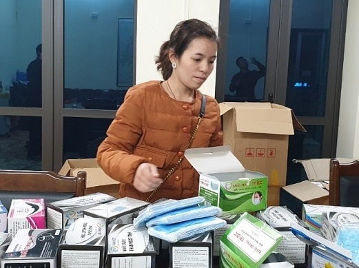 Bat 1 trieu chiec khau trang chuan bi xuat lau di Trung Quoc hinh anh