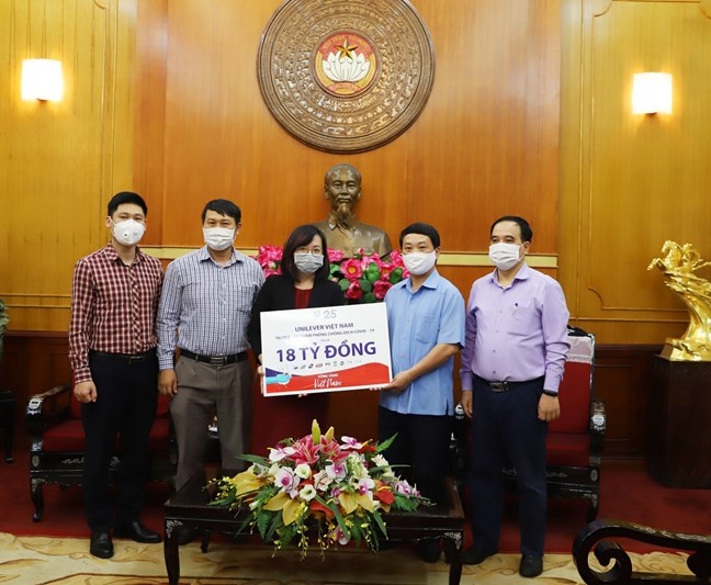 Hon 870 ty dong ung ho chong dich Covid-19 hinh anh