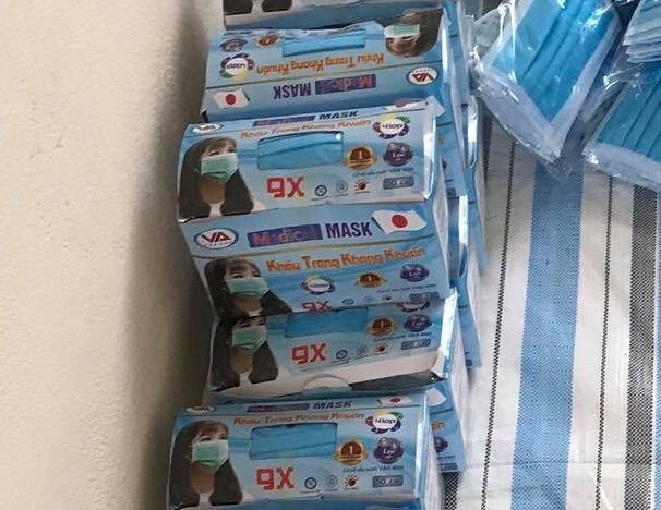 Mot cong ty san xuat khau trang gia bi phat nang anh 1