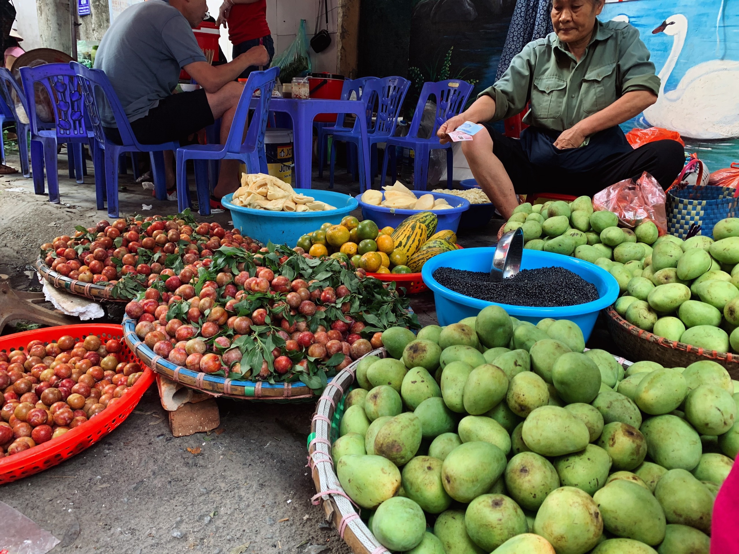 Man hau dau mua hut khach thu do anh 1